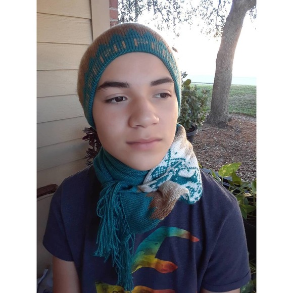 Peruvian Hat (Chullo) and Scarf One Piece Alpaca and Sheep Wool - Picture 5 of 5